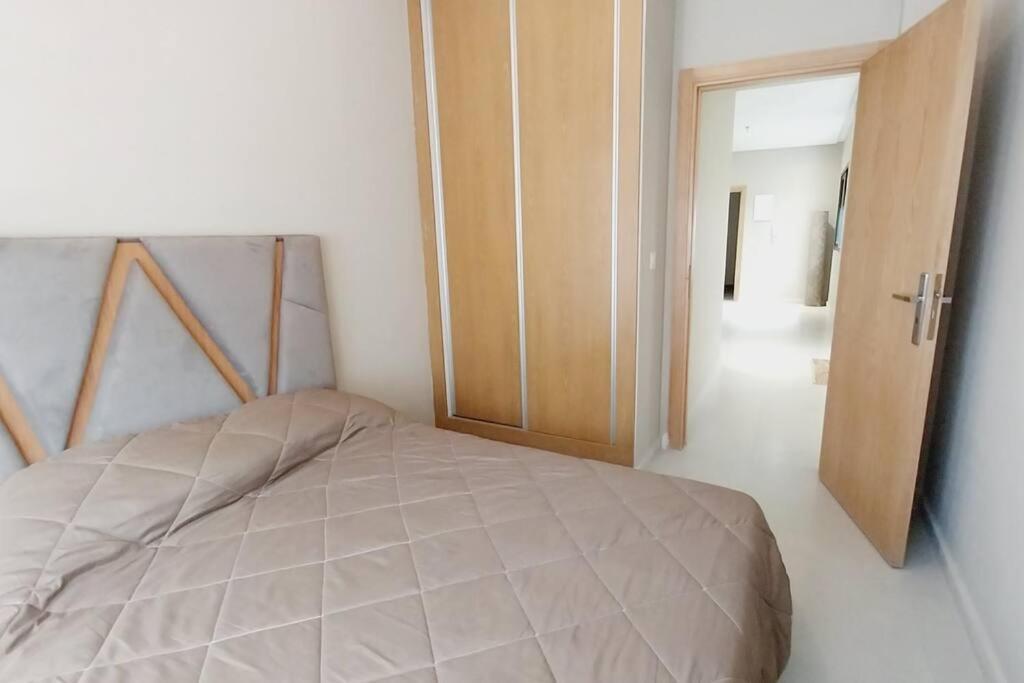 Appartement Cosy Proche Aeroport Deroua Buitenkant foto